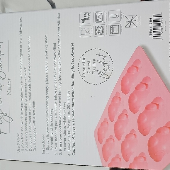 Pink Pigs in a Blanket Silicon Maker/Baker - Picture 2 of 7